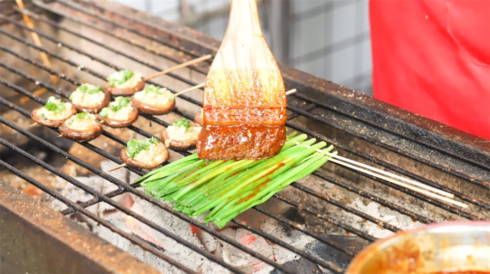素菜烧烤发黄、出水、软烂？2026食为先教你正确烤法避坑