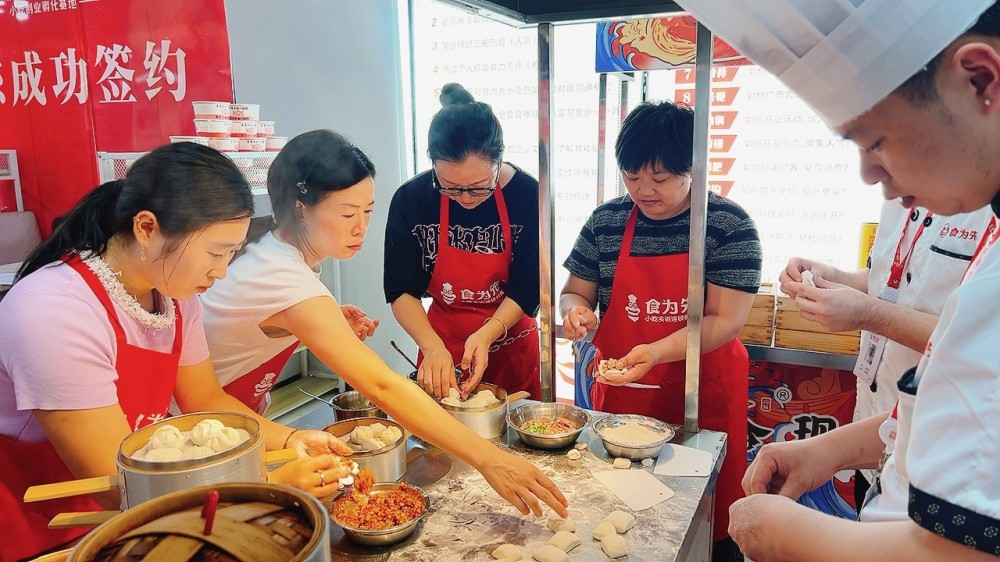 2026开学季摆摊选品心得｜走访校门口夜市，这2款小吃很适合新手