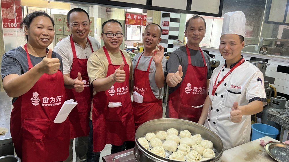 早餐创业学包子馒头去哪里？优选食为先小吃，零基础掌握商用包点技术