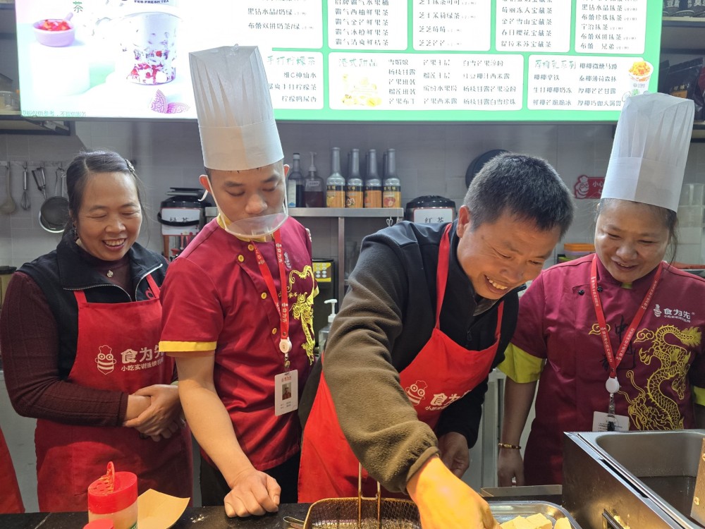 2026 小吃街网红小吃冰淇淋豆腐怎么做？冰淇淋豆腐商用配方与摆摊出摊技巧